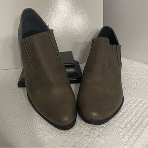 Madden Girl Brown Slip-On Ankle‎ Boots Size 6 M